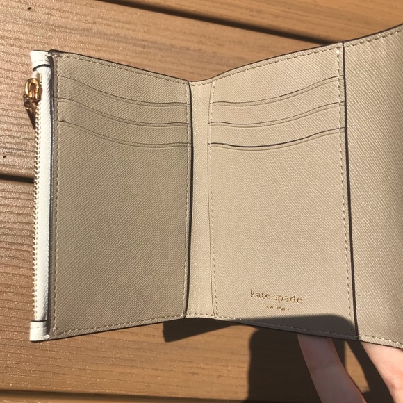 Kate Spade White Small/Medium Bifold Flap Wallet - Picture 7 of 9